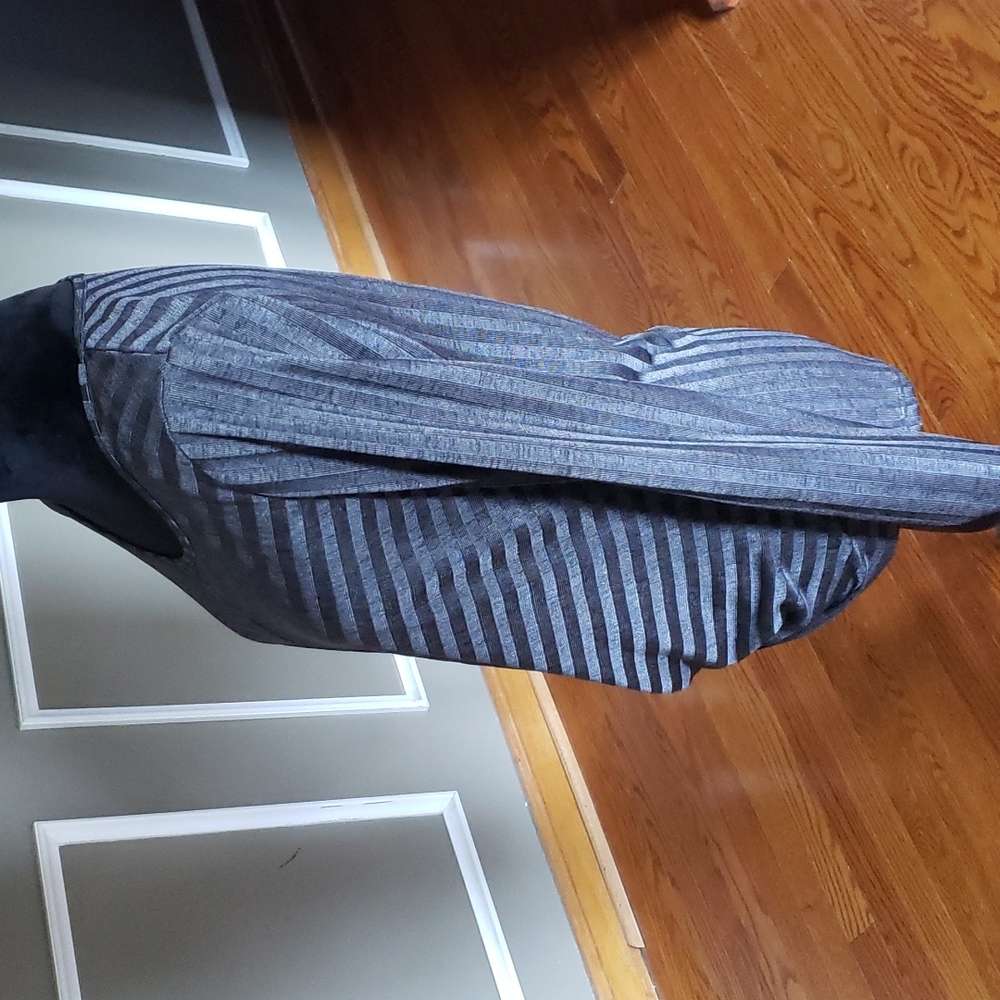 A Byer Gray Top Size Medium - Picture 7 of 12